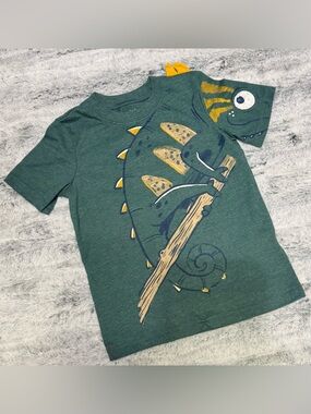 Carter's green crewneck graphic tee